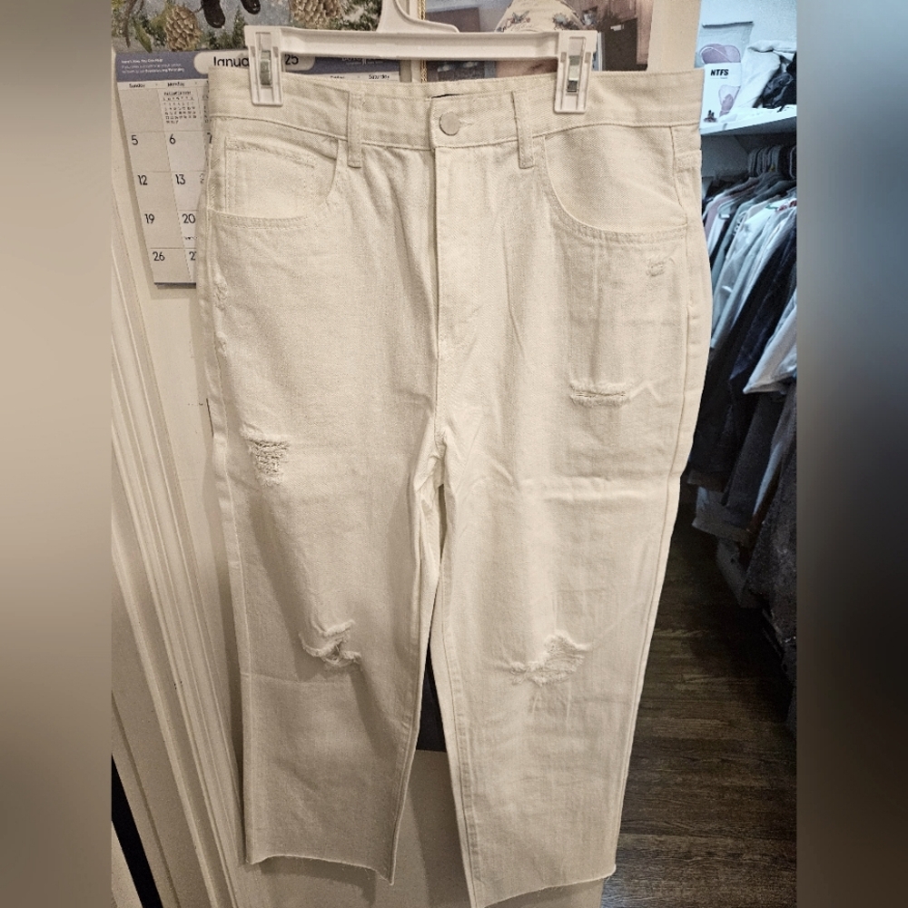 White Fashion Nova jeans are new, never worn.